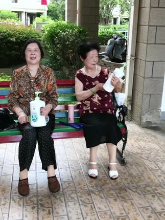 六神真的是家喻户晓,喜欢就赶紧囤呗!#六神#沐浴露 #沐浴露推荐 #清凉一夏 #洗护好物
