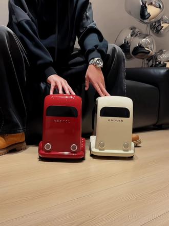 每次扔垃圾就像在抢车位,这种感觉太特别了!!! 这个垃圾桶设计成了巴士的模样,实在太萌了!买回家,娃都高兴坏了~#MOMO垃圾桶 #巴士垃圾桶 #创意垃圾桶 #垃圾桶推荐 #垃圾桶