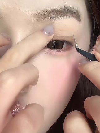 大水滴你是我的神!单眼皮肿眼泡内双直接扩宽眼尾,放大双眼效果绝了 #秒变双眼皮  #平价彩妆 #女大学生 #双眼皮贴