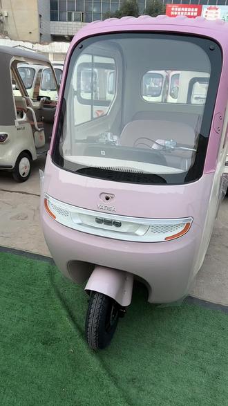雅迪带门三轮CL18S已到货夏季没可拆掉,带蓝牙倒车影像之前预定过的可以直接来提车了