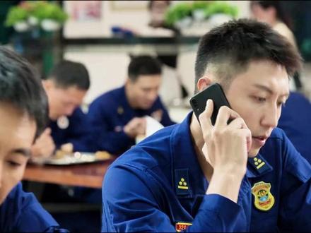 那有什么岁月静好,只是有人替我们负重前行罢了#他从火光中走来 #致敬消防英雄最美逆行者 #黄景瑜他从火光中走来