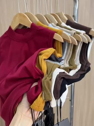 适合微胖姐妹的辣妹挂脖上衣 面料巨舒服#真实测评 #小个子微胖穿搭 #微胖穿搭 #显瘦穿搭