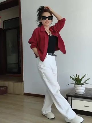 2025网红爆款牛仔外套女韩版工装上衣设计感外套牛仔夹克#洋气减龄 #面料柔软舒适 #美出高级感 #优乐买👑 @DOU+小助手