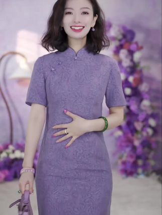 西子【清平调】林徽因感觉的衣服来了姐妹们,妥妥的小民国风,而且是很显白的紫色,喜欢的姐妹别错过哦#国风元素服饰 #中国风服饰 #旗袍美人 #中式美学服饰 #国风服饰