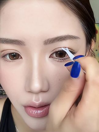 闭眼入的双眼皮贴,姐妹们一定要试试这款#双眼皮贴 支撑力隐形度都是嘎嘎强!就这价格手都不带心疼的! #双眼皮贴 #双眼皮贴推荐 #单眼皮秒变双眼皮