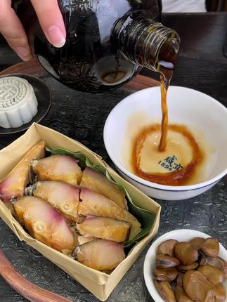 秋冬的时候适合喝黄酒,下班回家一碗太雕,一碟茴香豆很是悠闲#美食 #地方特色美食