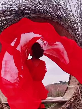 #每日穿搭  超长超大拖地披肩 海边花海拍照出片 #粉黛乱子草有多惊艳