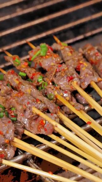 每天满座的串串盟烧烤店
#串盟烧烤 #抖音美食 #宵夜好去处 #深夜放毒#美食分享计划