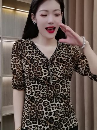 #强烈推荐 #显瘦穿搭 #谁穿谁好看 #面料舒适透气 #春秋新款