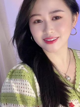 生活就像天气,不会每一天都是晴天,生活也不会总是一帆风顺。摆正心态,享受生活中的欢乐,也去勇敢面对所有的磨难。负重前行的人,也许会走得慢一些,但可以更细致地欣赏沿途风景#旺夫女人 #圆圆脸 #单身小姐姐 @DOU+上热门 @DOU+小助手