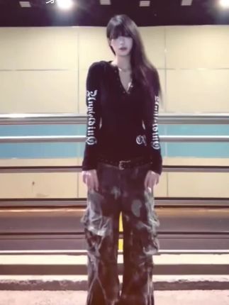 纸片人休闲look~#解锁职场穿搭 #夏秋穿搭小过渡 #ootd穿搭 #夏季干净风穿搭 #ootd穿搭