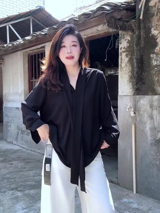 2025早秋新款v领飘带衬衫女装设计感小众中长款上衣#早秋新款 #v领衬衫 #飘带衬衫 #设计感上衣 #小众上衣