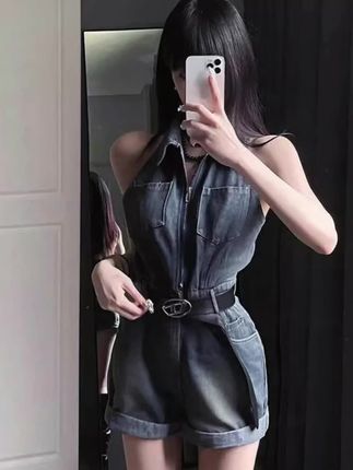复古设计感挂脖牛仔连衣裤女夏季纯欲风露背性感卷边a字阔腿短裤#辣妹穿搭 #酷女孩穿搭 #今日穿搭