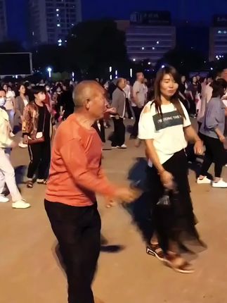 榆林老顽童广场舞