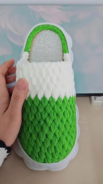 西兰花牌丑丑鞋钩织教程(一)头发部分
快看啊!谁家西兰花🥦成鞋子精啦?#手工 #棉拖鞋 #丑丑鞋 #新手教程