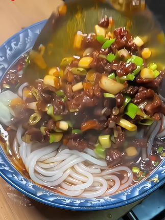 #嗦粉 贵州干米粉 ~~#地方特色美食 … #太香啦 ?#米粉米线做法 #民间传统美食 …