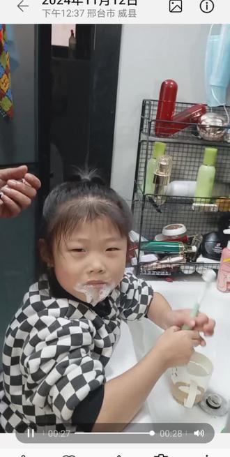 就他母鹅鹅鹅。在画草真人的回宿舍