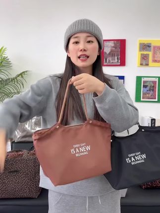 这只包包出了拉链款噢~#种草 #百搭包包 #新款包包