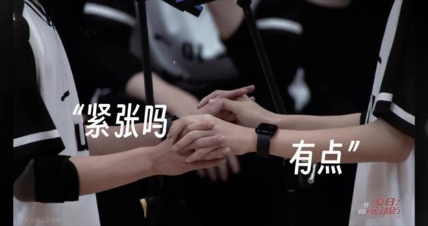 十指相扣的瞬间 我们于命运中相遇
cr. CaptainMomo 丨橹穆、别拖至春天Ankle、HEARTRATE|橹穆
#橹穆 #杰丞 #绝配 #歌曲冬与你