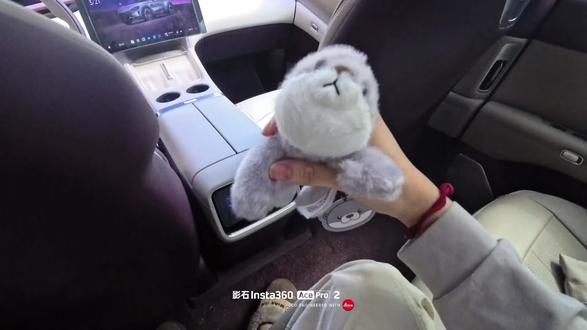 小米汽车配件评测第八期:
官方nfc小水懒!比想象中小了些,就是小米yu7还没有适配这个,手动艾特@雷军 咱们yu7车主什么时候适配呀
#小米su7 #小米yu7 #新款小米su7 #小米汽车配件 #雷军