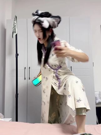 抖音记录美好生活 #宅家睡衣秀 #舞蹈穿搭 #内容太过真实 感觉自己气质上来了😎