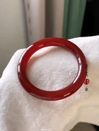 天然保山南红玛瑙手镯,真品赤玉手镯,车厘子红玉石手镯#玉石魅力 #强烈推荐 #红红火火 #美爆了 #玉手镯