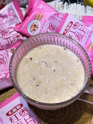早餐别再喝豆浆牛奶了试试这个天雅辰家燕麦片吧 配料干净 满满的膳食纤维 当早餐真的太合适了#粗粮 #五谷杂粮 #燕麦片 #早餐吃什么 #营养早餐