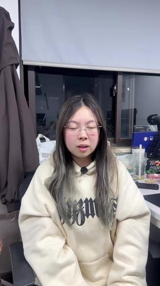 自己画的月亮想怎么改就怎么改!Ps 教学!
保姆级步骤发光月球灯的超简单的绘制教程,0 基础也能上手!
#画笔很忙 #素材绘画 #婚礼效果图 #photoshop小白入门 #月球灯