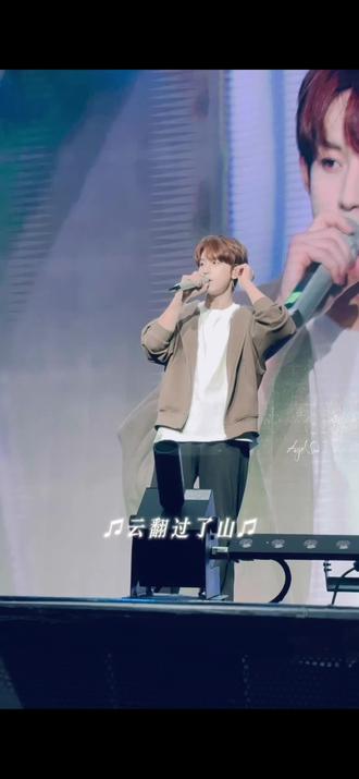 有求必应的郭俊辰,陪着你彩排的感觉好幸福。 “再来一遍”彩排时温柔顺毛的小狗#郭俊辰 #有求必应 #我的追星日记 #期待下一次见面 #第一排视角