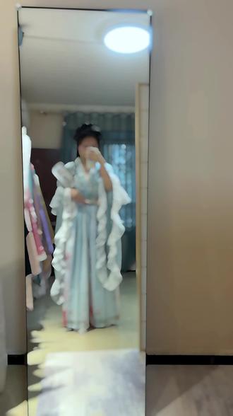 今生簪花,来世漂亮。泉州蟳埔村簪花搭配汉服也好好看!#蟳埔女簪花 #原创古风计划 #西安汉服妆造 #东方美学 #国风合伙人