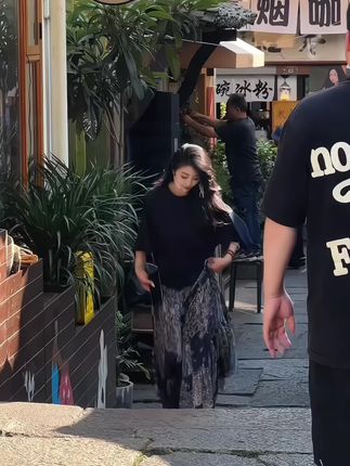时尚套装裙女2025夏季新款时髦洋气不规则短袖上衣半身裙两件套潮#时尚套装裙 #时尚套装裙两件套 #时尚穿搭 #减龄穿搭 #短袖上衣半身裙两件套