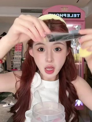 谁还没用过这个弧形粉底刷!!刷出来的底妆又薄又亮!#粉底刷 #粉底刷使用方法 #底妆工具 #粉底刷上妆手法
