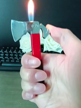 当吵架没吵赢,也不开腔了就掏出🪓~#新奇特创意 #酷炫 #打火机