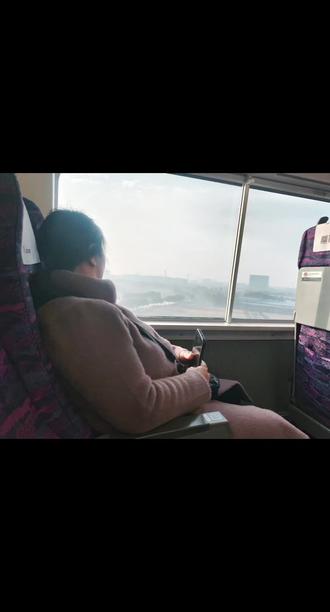 “生命流经你,并非流向你,允许一切发生”