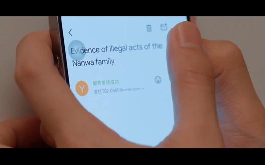 主要内容就是,樊霄在意外中离开了,游书朗想投入下一段感情,来麻痹自己,遇到了云旗,但是在相处过程中,发现自己还是爱着樊霄,就主动和云旗分手了,依旧小寡妇线,然后云旗就遇到了郝熠然,长的和游书朗特别像,云旗总是回避郝熠然,郝熠然老师就很奇怪,为什么云旗老回避自己,了解之后就开导云旗,导着导着,就相爱了。后面剪不出来,是因为找不到云旗避开郝老师的画面,反正我是没找到,嘿嘿。
灵感来源于b站@特码头炒地球 老师,老师剪的贼老好看了,向所有人推荐。
没有什么技术,剪的特别烂了,但是还是很想剪,大家都有好结局。#云熠 #云旗 #郝熠然