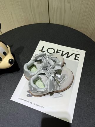 天呐,这个价格买到商场同款同品质的德训鞋也太香了吧!上脚轻便舒适,款式洋气大方,连我妈都夸我买的太值了#高品质时尚童鞋 #软底软面穿上超舒服 #超便宜超划算 #开学必备