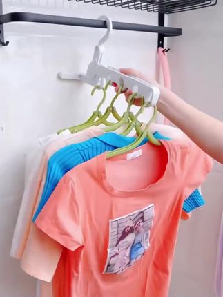 旅行宿舍必备!大号加厚折叠晾衣架,便携又实用! #阳台晾衣架 #阳台晾衣 #旅行用衣架 #加厚晾衣架 #便携晾衣架