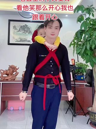 #随着音乐动起来 #简单易学舞蹈 带着老五,听着欢快的旋律,就有种很开心的感觉。