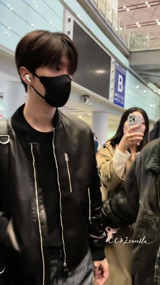 姐姐平时都化这么浓的妆吗#范丞丞 #抽象 #帅哥 #混剪 #上热门🔥 @DOU+上热门 @DOU+小助手