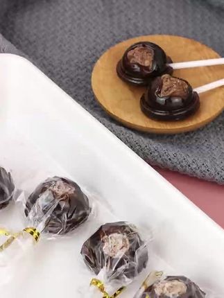 从小吃到大的话梅棒棒糖!有黑糖和麦芽糖两个口味!酸溜溜的还是小时候那个味道!#话梅棒棒糖 #棒棒糖 #爆款热卖 #好物推荐#平价好物