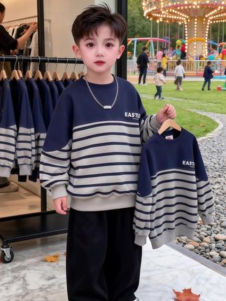 #晒晒我的秋日穿搭 #秋季日常实用穿搭思路分享 #原来买卫衣是有技巧的 #小小少年 #中秋月满人团圆 @抖加🔥上热门🔥dou+🔥热点宝