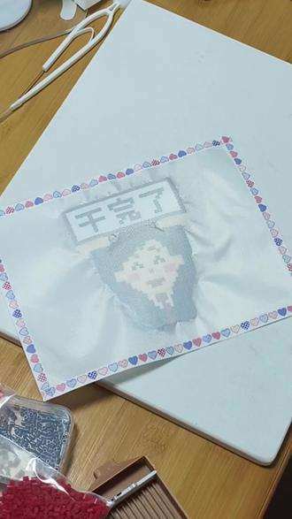 打工人专属拼豆!最近腰疼,今天才去检查腰椎膨出....所以最近都没有更新😭后续大概率降低拼豆频率了#拼豆 #手工