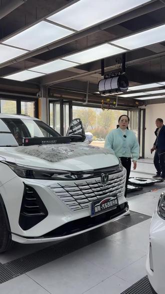 在桂林装氛围灯哪家最靠谱 长安CS75安装18灯位幻彩氛围灯的效果#北极光新翔汽车改装升级#长安CS75#氛围灯#幻彩氛围灯