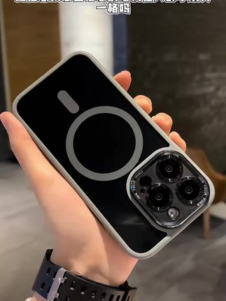 #iphone16 #数码科技 高级感透黑色磁吸设计#爆款热卖中 支持无线磁吸充电#小众设计感 #手机壳