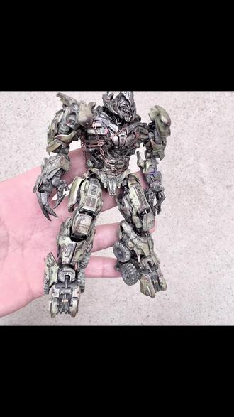 布鲁克 积木 变形金刚油罐威
#变形金刚 #油罐威震天 #大头蜀黍兵模