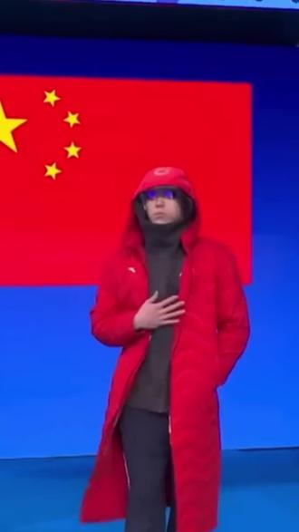 游泳运动员出场为啥都穿羽绒服?#游泳男模队帅气集锦 #科普一下#千万IP创科普