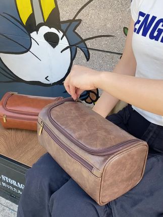 出差旅行必备!男士防水洗漱包,免费退货无忧换新 这个男士专用的洗漱包真的太好用了!出门在外必备!现在有运费险了,不想要也可以退回去哦~#洗发水红黑榜大测评 #张亮kitty围裙猛男已上线 #沉浸式体验后厨现炒锅气 #最可爱的乌萨奇挂钩出现了 #我的九月开箱