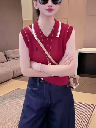 撞色翻领坎肩飞袖上衣 韩系撞色翻领坎肩飞飞袖冰丝上衣夏季新款时尚气质小马刺绣针织衫#优雅气质 #翻领坎肩 #刺绣针织衫 #冰丝上衣 #甜美风