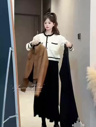 #早秋穿搭 #时尚穿搭 #洋气又减龄 #一眼心动 #谁穿谁好看@创作灵感小助手 @DOU+上热门 @抖音小助手