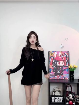 (配腰带)韩版不规则斜领露肩针织衫秋季气质宽松显瘦别致毛衣上衣#针织衫#毛衣 #显瘦穿搭 #洋气减龄 #气质穿搭